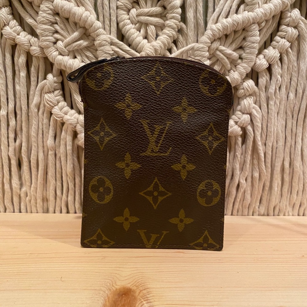 Pouch and hat trade!